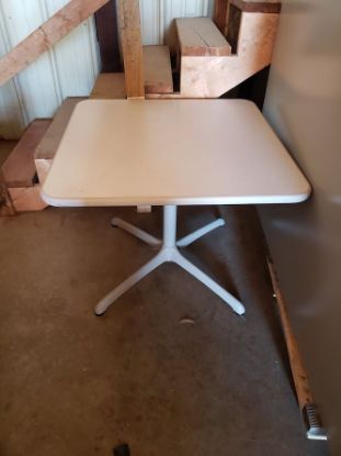 Picture of 36" Square Table