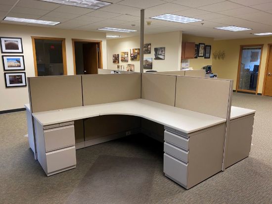 Picture of Hon Accelerate 4 person Cubicle workstation pod