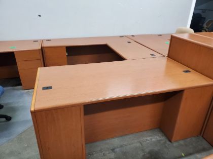 Picture of Hon 10700 Series U Unit Desk 6 x 8 1/2 x 6