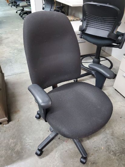 Picture of Black Task Chair