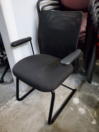 Picture of Black Mesh Back Guest Chair 