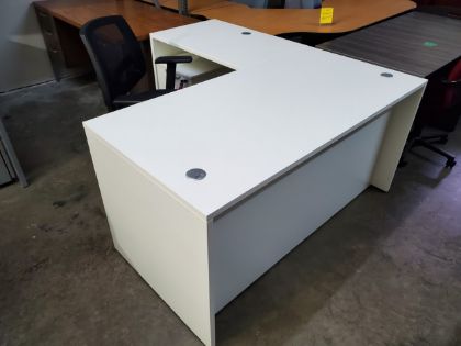 Picture of White 60 x 66 L Desk 
