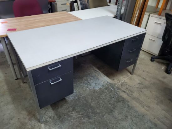 Picture of 30x60 Metal Desk 