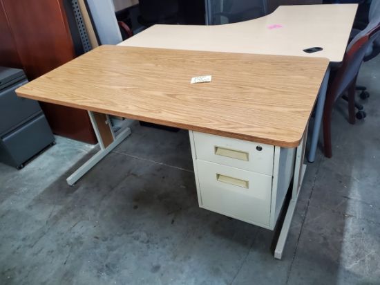 Picture of 30x60 Metal Desk 