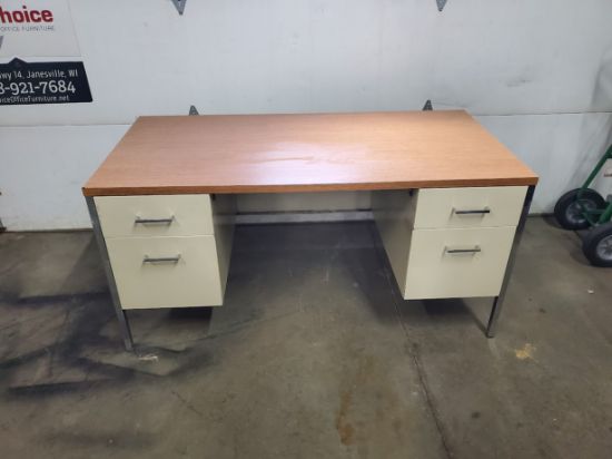 Picture of 30x60 Metal Desk 
