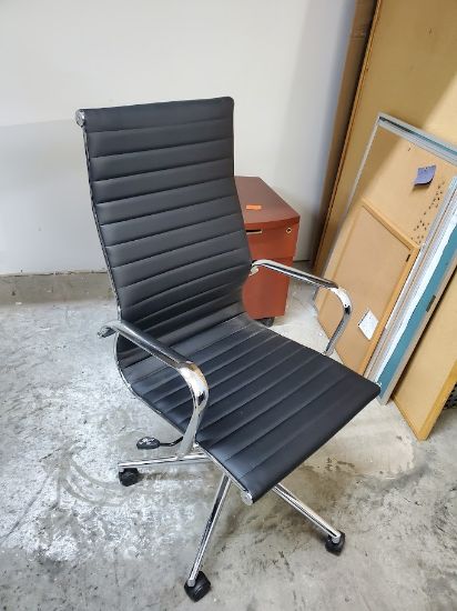 Picture of Black High Back Chair