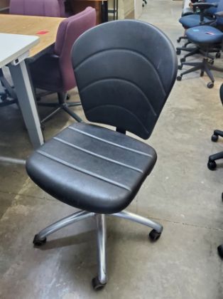 Picture of Armless Task chair black