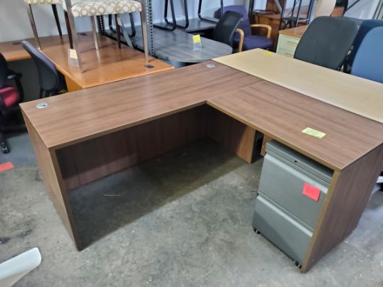 Picture of 60x60 L Desk