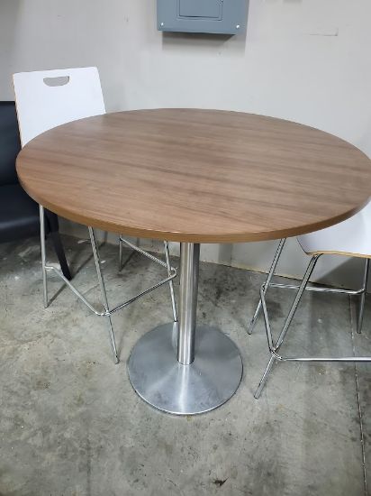 Picture of 42" round high top table