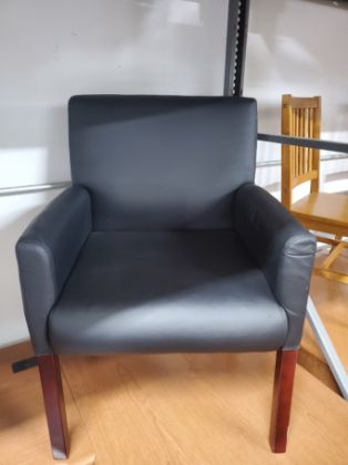 Picture of Boss Box Arm guest chair W/Mahogany Base
