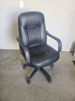 Picture of Black Vinyl Office Chair 