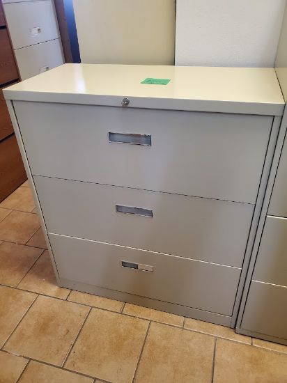Picture of Steelcase 3dr Lateral  36"wide Putty Locking w/key
