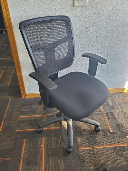Picture of Black Mesh Task Chair