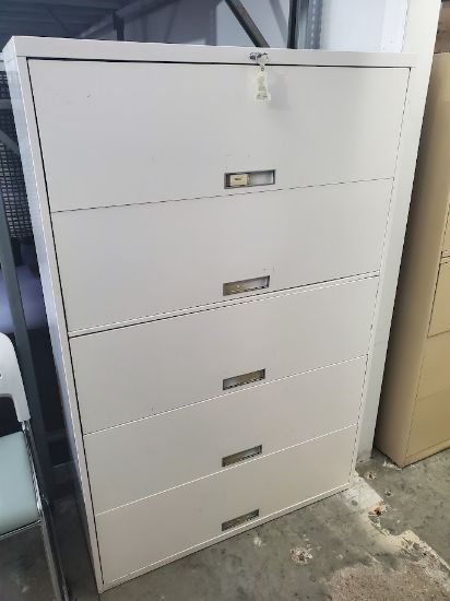 Picture of Steelcase 5dr Lateral  42"wide Light Grey Locking w/key