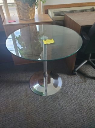 Picture of Glass 32" Round Table 