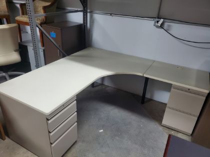 Picture of Hon corner office desk 72x78 
