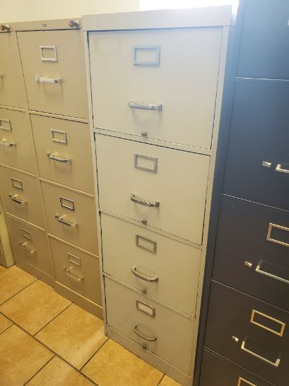 Picture of 4dr legal size 25d x 18w x 52h Non Locking - light grey