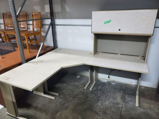 Picture of 6x7 L desk with hutch