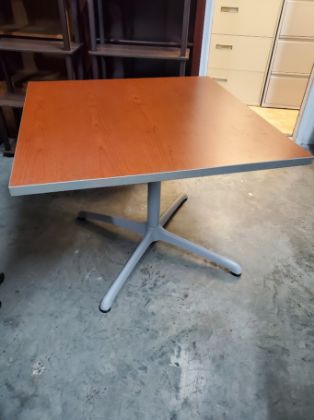 Picture of 36" Square Table