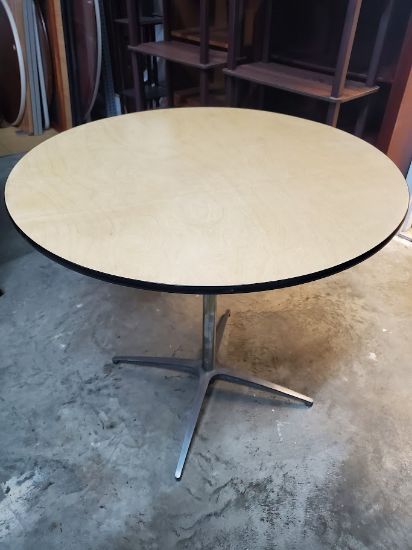 Picture of 36" Round Table