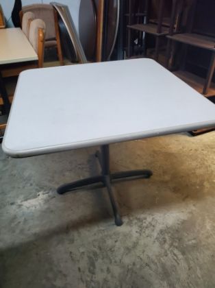 Picture of 36" Square Table