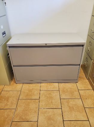 Picture of Steelcase 2dr Lateral  42w x 29h x 18d locking w/key
